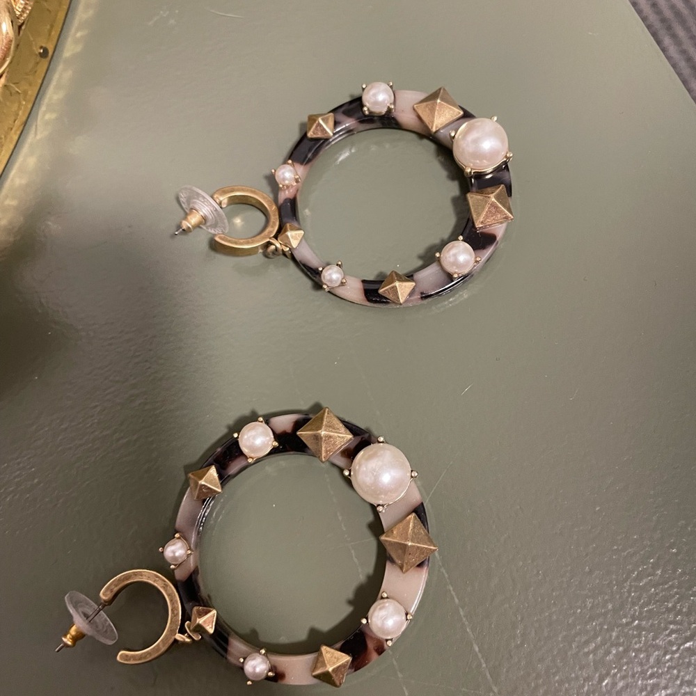 Elegant Gold and Cream Hoop Earrings